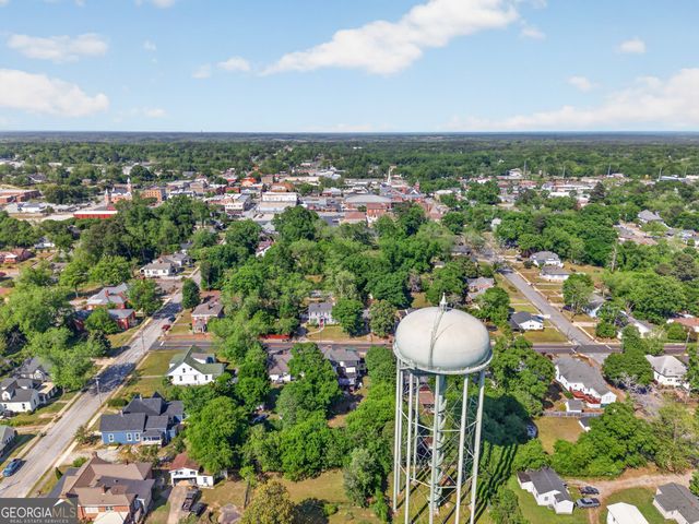 111 Edwards Street, Elberton, GA 30635