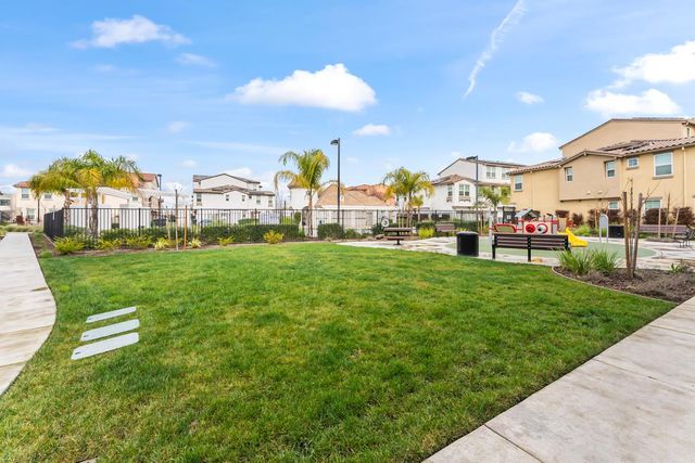 4474 Corse Walk, Sacramento, CA 95834