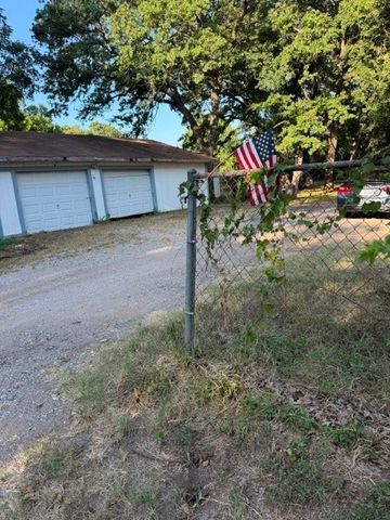 4004 Curry Road A, Arlington, TX 76001