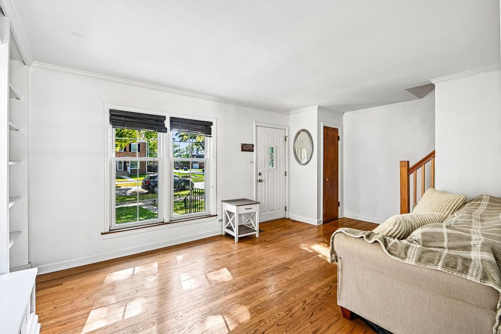 1706 STOCKTON Avenue, Des Plaines, IL 60018 — photo 3
