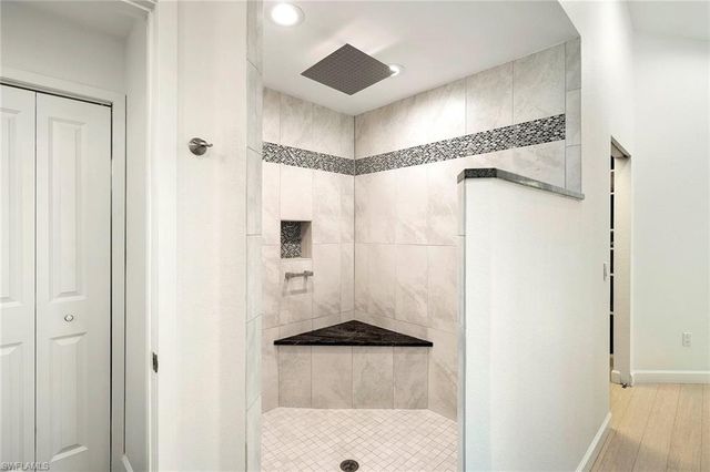 1048 Dolphin DR, Cape Coral, FL 33904