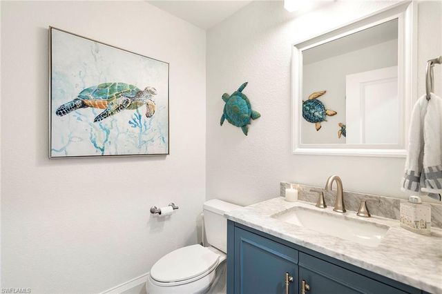 1048 Dolphin DR, Cape Coral, FL 33904