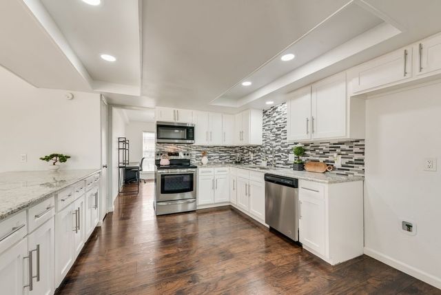 2225 Park Hill Drive, Arlington, TX 76012