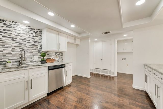 2225 Park Hill Drive, Arlington, TX 76012