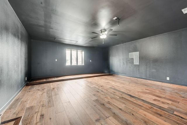 2225 Park Hill Drive, Arlington, TX 76012