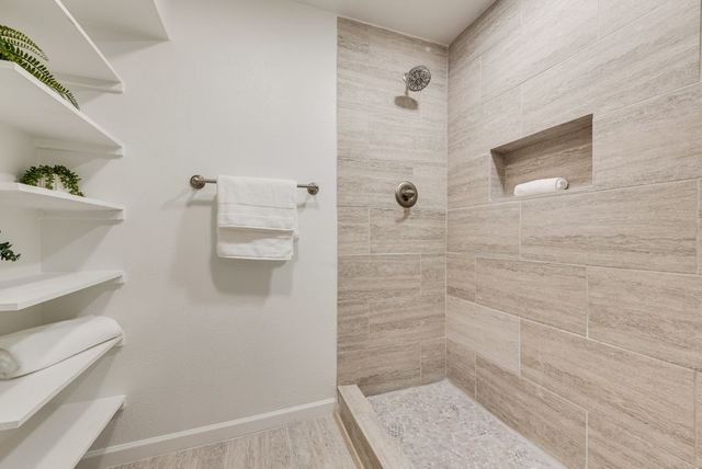 2225 Park Hill Drive, Arlington, TX 76012