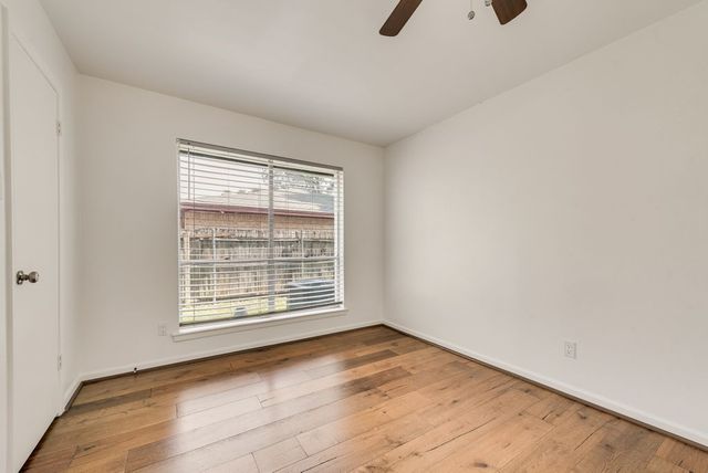 2225 Park Hill Drive, Arlington, TX 76012