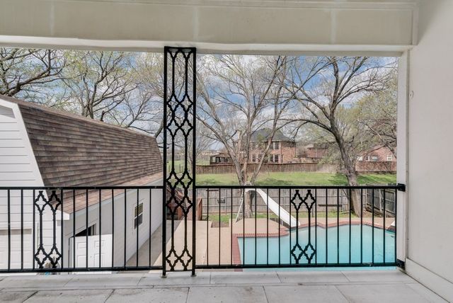 2225 Park Hill Drive, Arlington, TX 76012