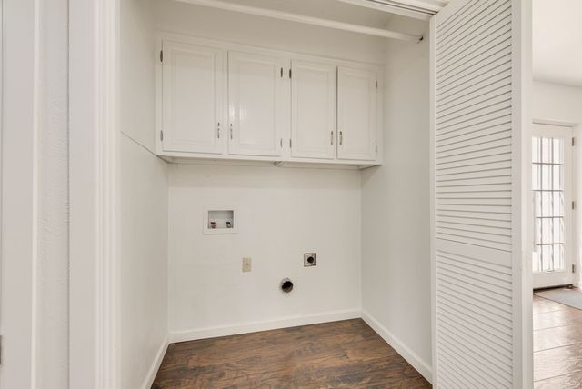 2225 Park Hill Drive, Arlington, TX 76012