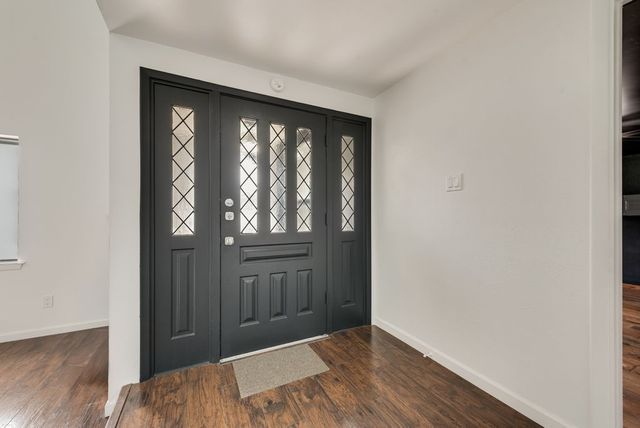 2225 Park Hill Drive, Arlington, TX 76012