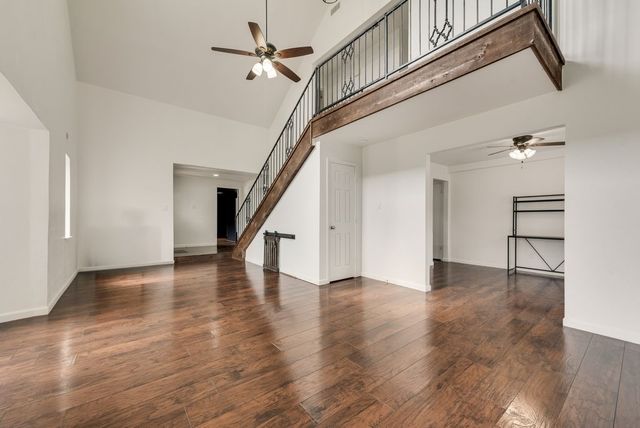 2225 Park Hill Drive, Arlington, TX 76012