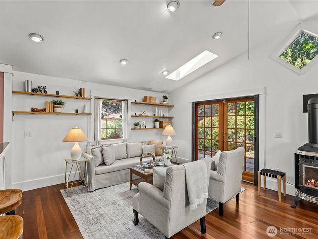5024 29th Avenue S, Seattle, WA 98108