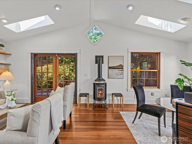5024 29th Avenue S, Seattle, WA 98108