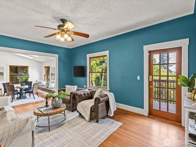 5024 29th Avenue S, Seattle, WA 98108