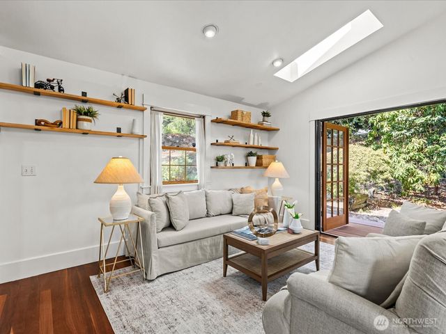 5024 29th Avenue S, Seattle, WA 98108