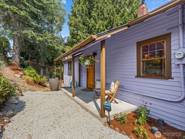 5024 29th Avenue S, Seattle, WA 98108