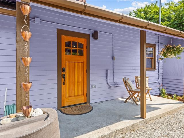 5024 29th Avenue S, Seattle, WA 98108