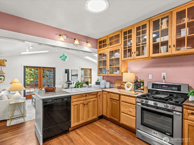 5024 29th Avenue S, Seattle, WA 98108