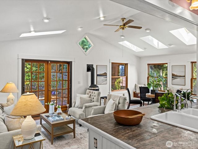 5024 29th Avenue S, Seattle, WA 98108