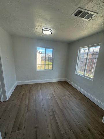 2743 E Hammond Avenue, Fresno, CA 93703