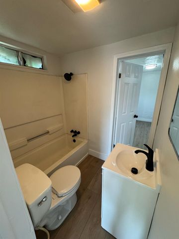 2743 E Hammond Avenue, Fresno, CA 93703