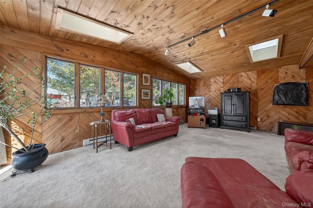 57 Lakeview Drive, Kiamesha Lake, NY 12751