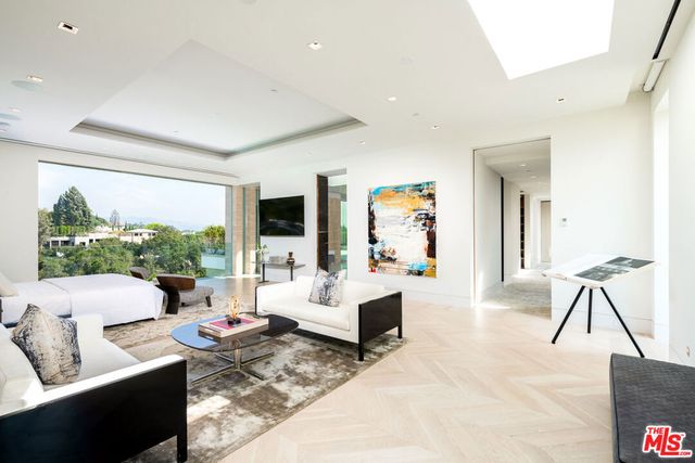 642 Perugia Way, Los Angeles, CA 90077