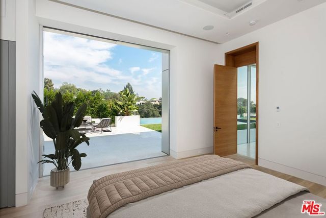 642 Perugia Way, Los Angeles, CA 90077