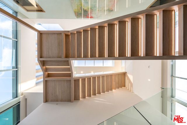 642 Perugia Way, Los Angeles, CA 90077