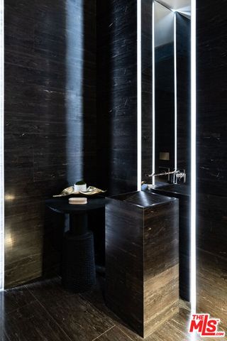 642 Perugia Way, Los Angeles, CA 90077