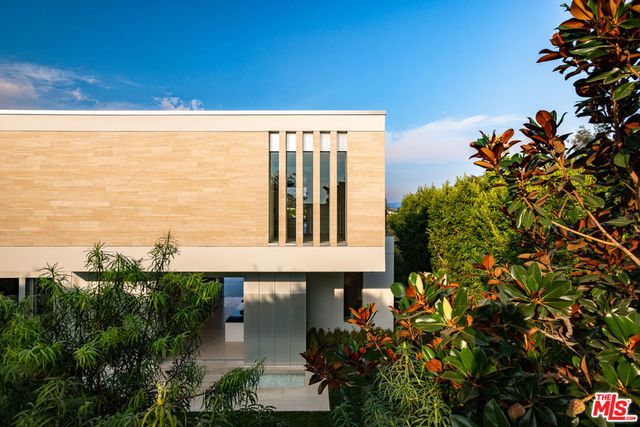 642 Perugia Way, Los Angeles, CA 90077