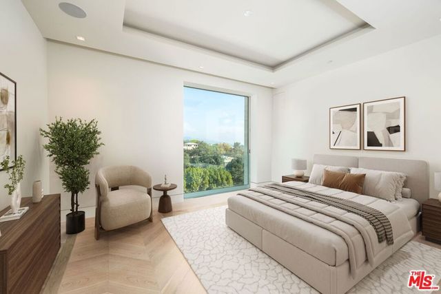 642 Perugia Way, Los Angeles, CA 90077