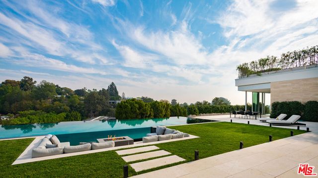 642 Perugia Way, Los Angeles, CA 90077