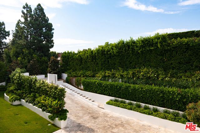 642 Perugia Way, Los Angeles, CA 90077