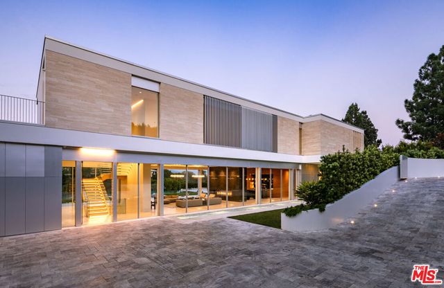 642 Perugia Way, Los Angeles, CA 90077