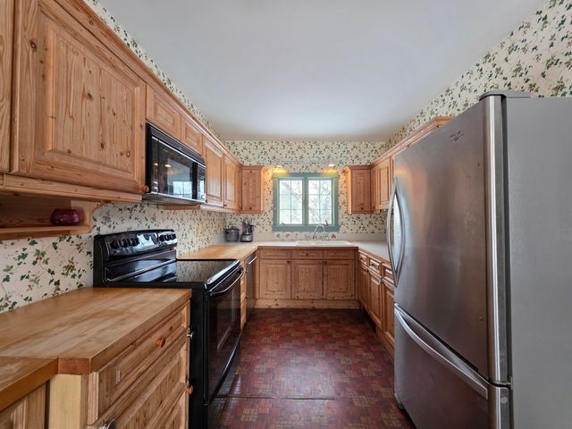 673 VT Rte 121 East, Grafton, VT 05146