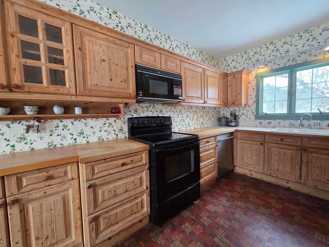 673 VT Rte 121 East, Grafton, VT 05146