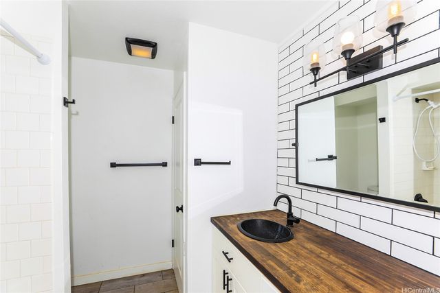 2069 California Avenue 19D, Wahiawa, HI 96786