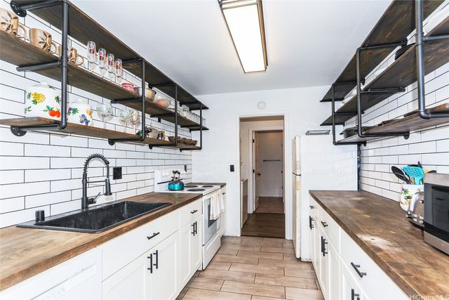 2069 California Avenue 19D, Wahiawa, HI 96786