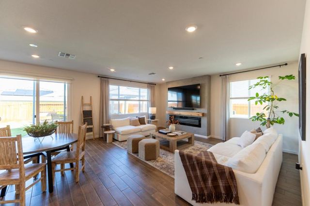 1880 Violet Drive, Hollister, CA 95023