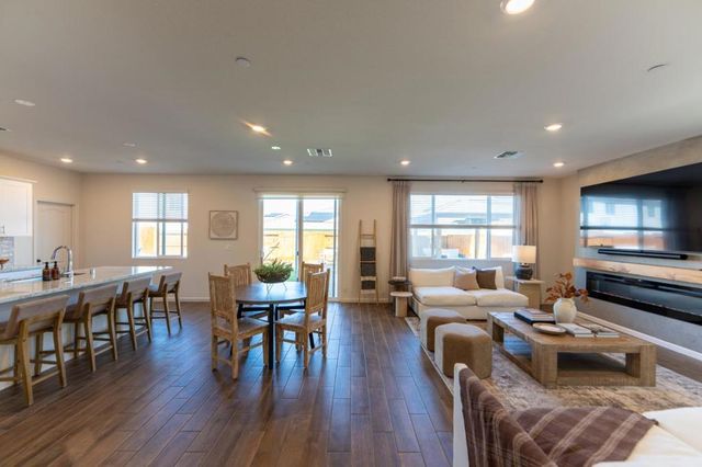 1880 Violet Drive, Hollister, CA 95023