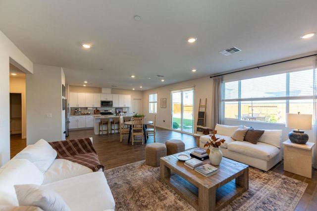 1880 Violet Drive, Hollister, CA 95023