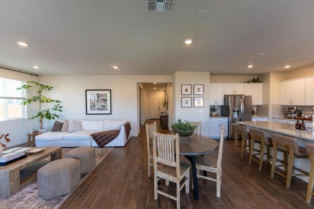 1880 Violet Drive, Hollister, CA 95023