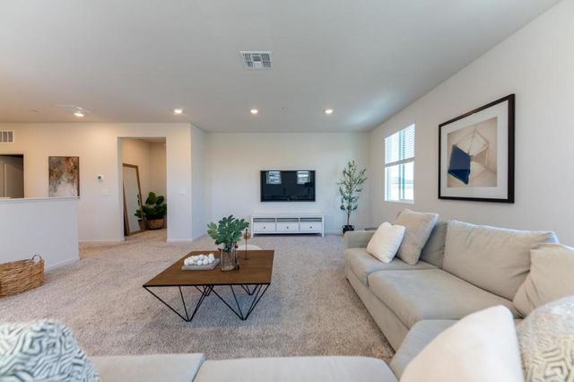 1880 Violet Drive, Hollister, CA 95023