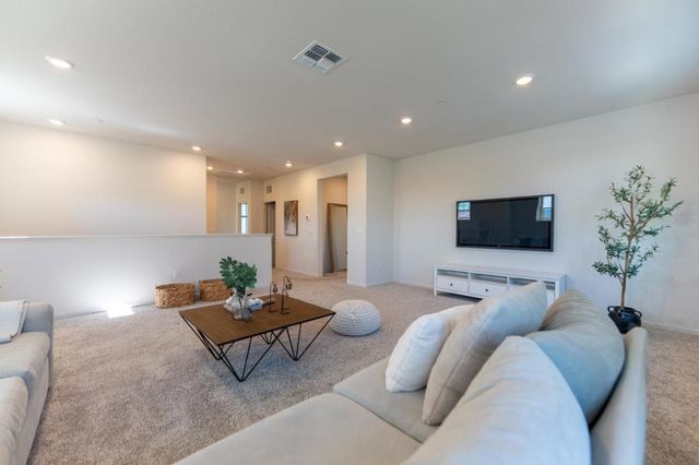 1880 Violet Drive, Hollister, CA 95023