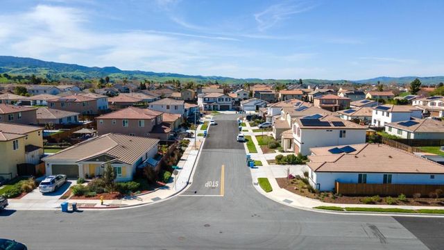 1880 Violet Drive, Hollister, CA 95023