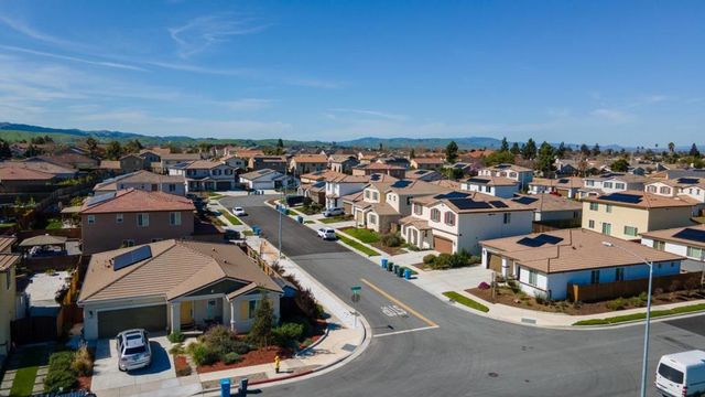 1880 Violet Drive, Hollister, CA 95023