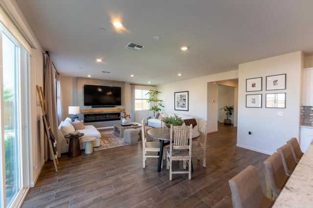 1880 Violet Drive, Hollister, CA 95023