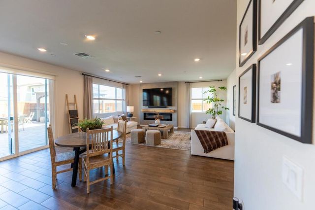 1880 Violet Drive, Hollister, CA 95023