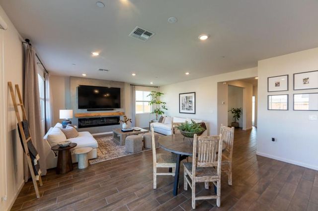 1880 Violet Drive, Hollister, CA 95023